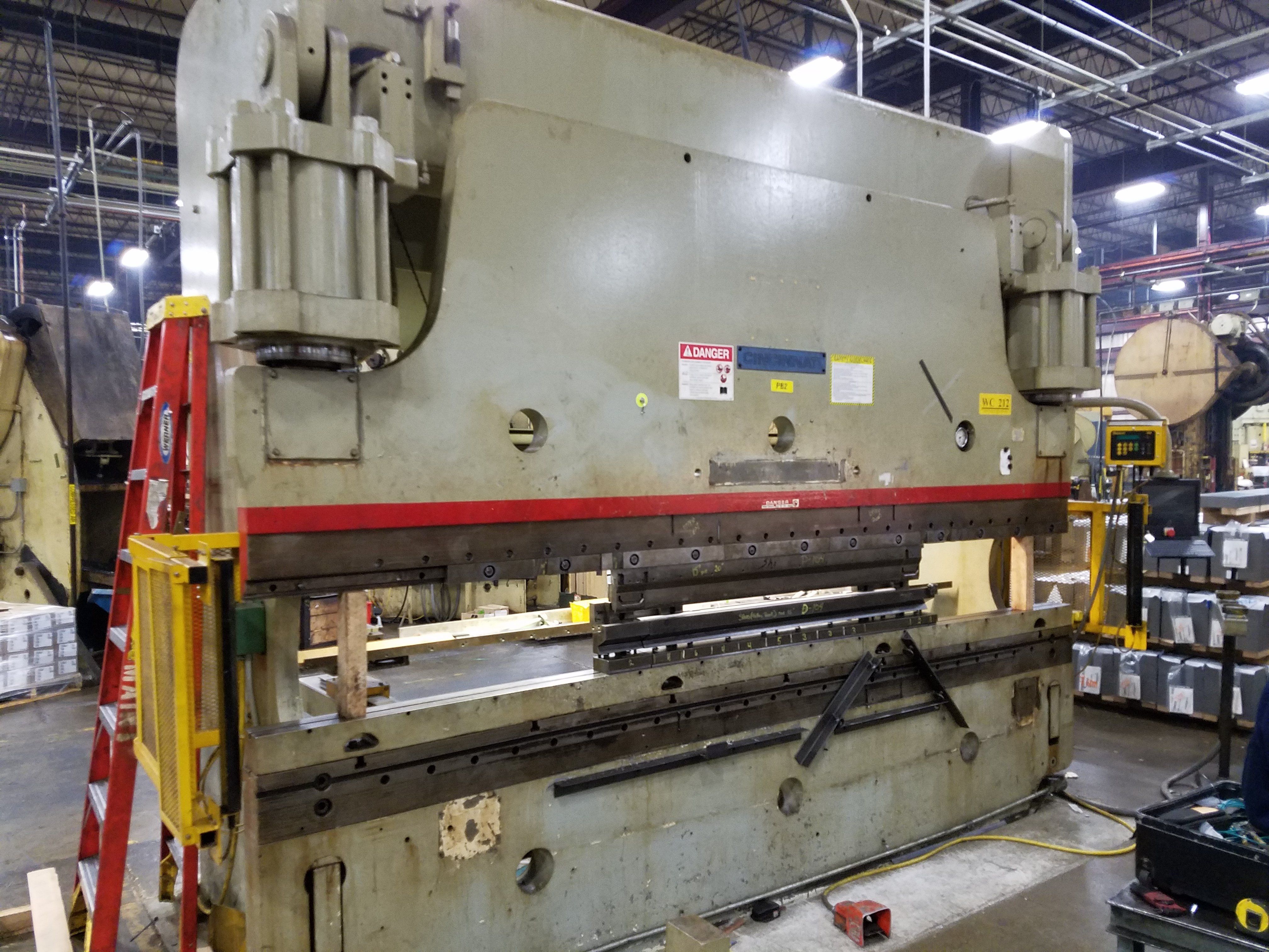 Press Brake - Cincinnati FM - PC800L (Single Axis Ram)
