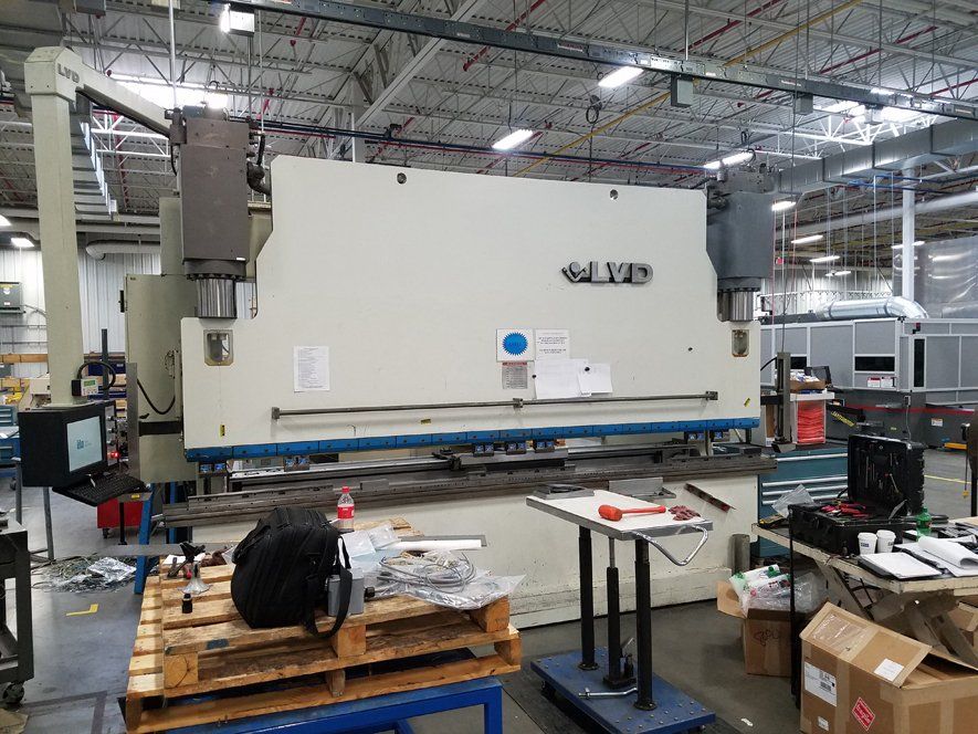 Press Brake LVD 240 Ton MNC95